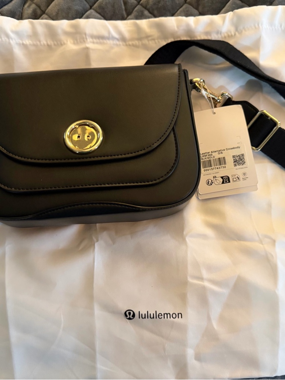 lululemon Black Crossbody with Gold-Tone Turnlock (READ description)